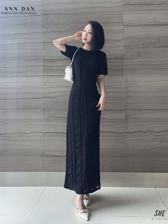 Đầm suông ren hoa lụa đen