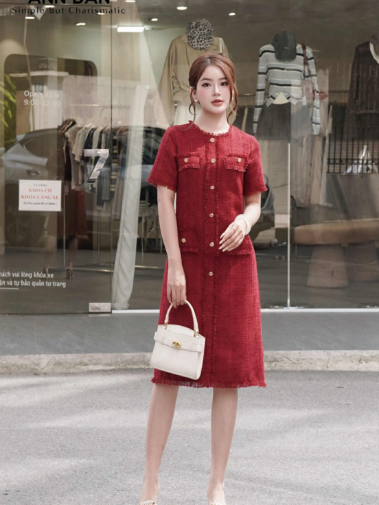 Đầm dạ tweed đỏ rượu vang cúc đồng