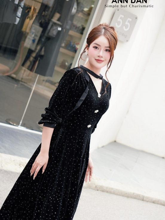 Đầm nhung đính đá - Đen