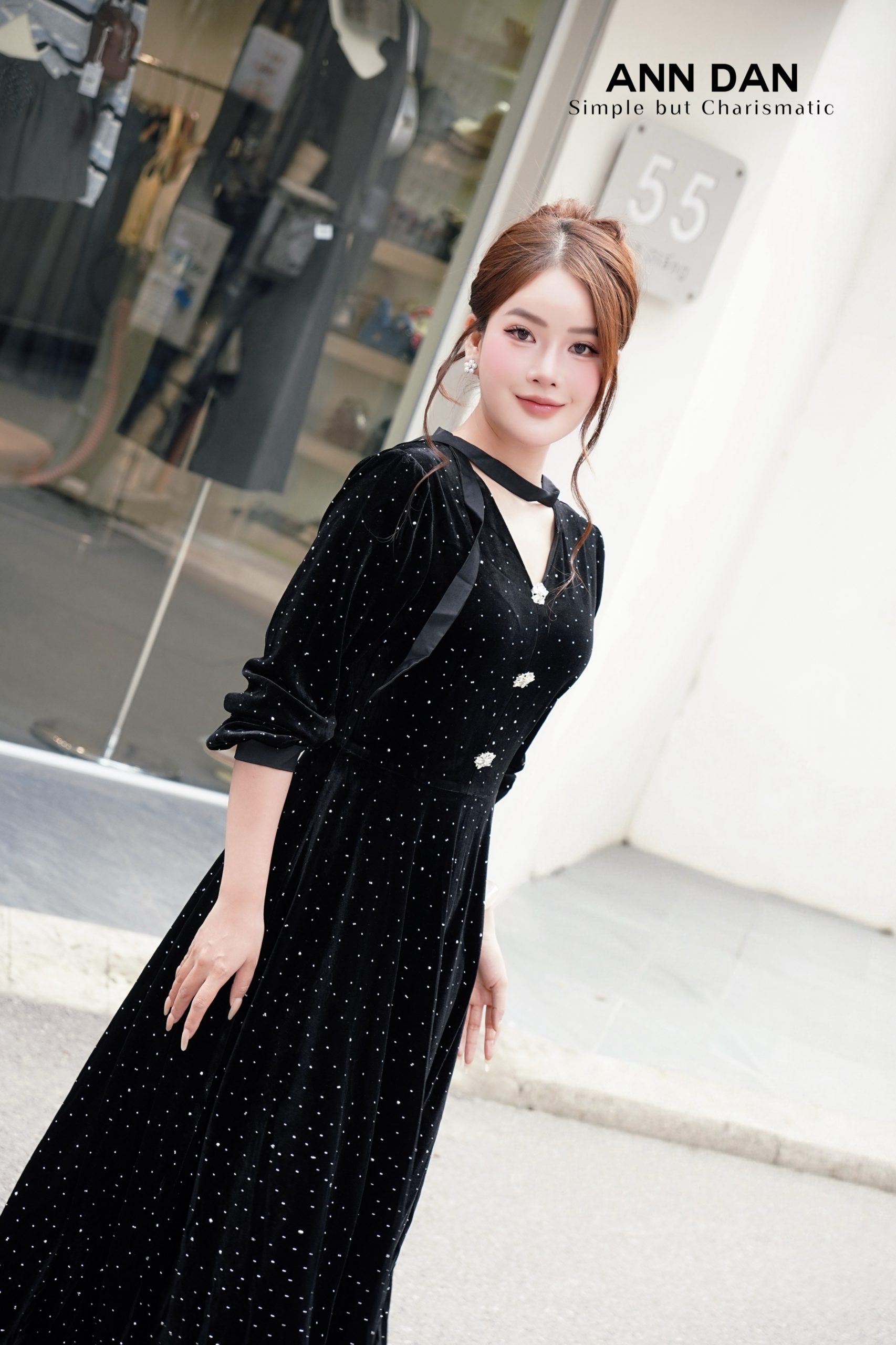 Đầm nhung đính đá – Đen