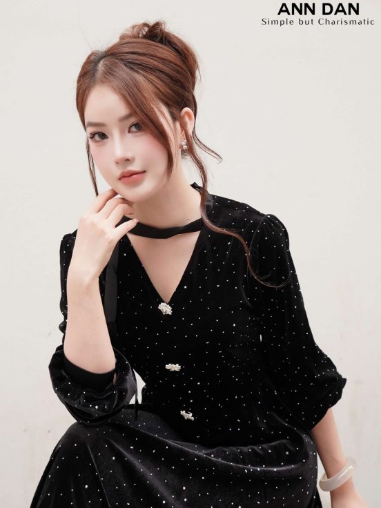 Đầm nhung đính đá - Đen