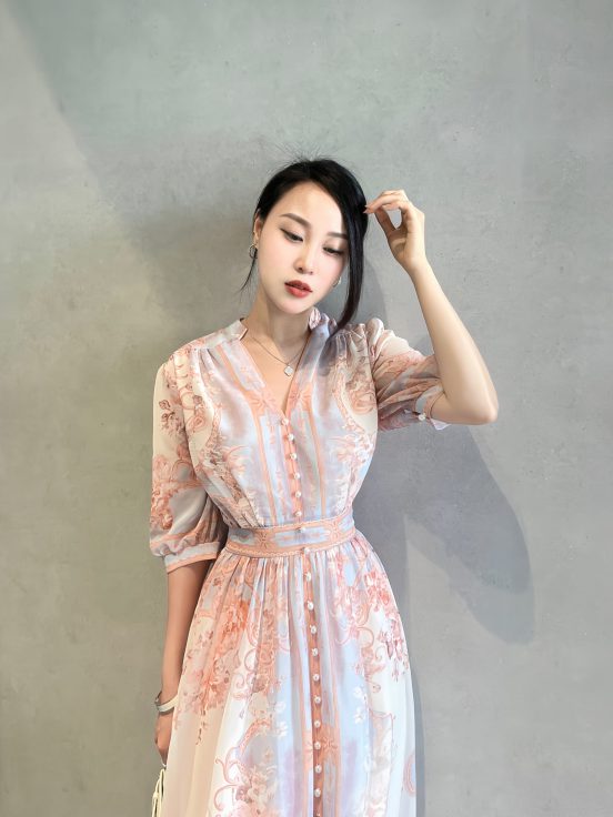 Đầm silk hoa cổ tàu phối cúc ngọc