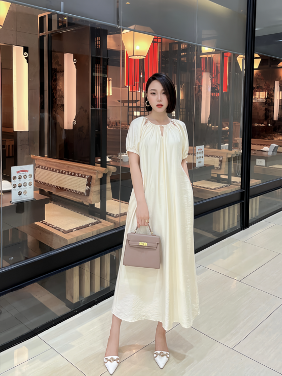 Đầm đũi xước cổ vòng