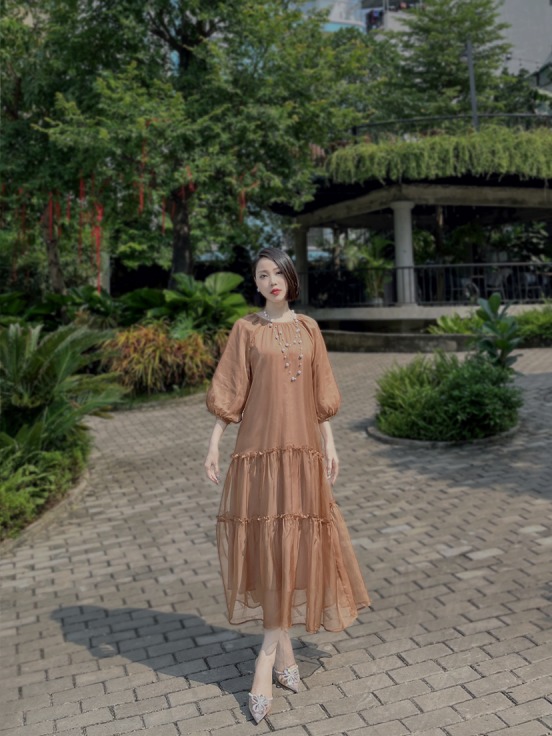 Đầm lụa tơ babydoll dáng dài - Nâu