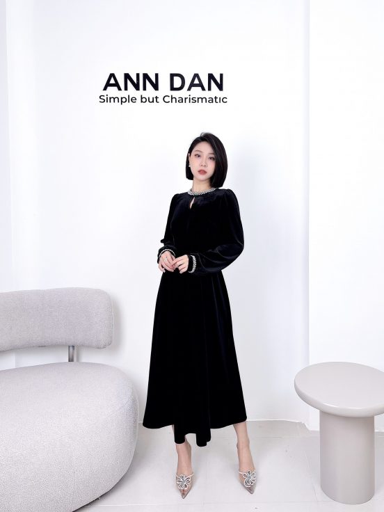 Đầm nhung cổ viền đá - Đen