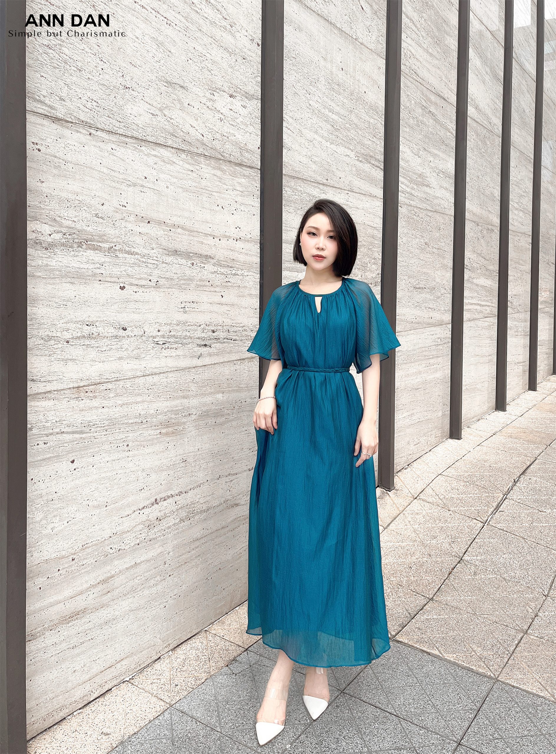 Đầm tơ bọt cổ tròn – xanh cổ vịt