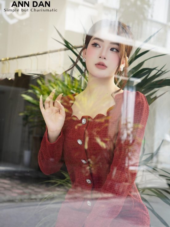 Váy Dạ Tweed Cổ Vuông Cúc Đá