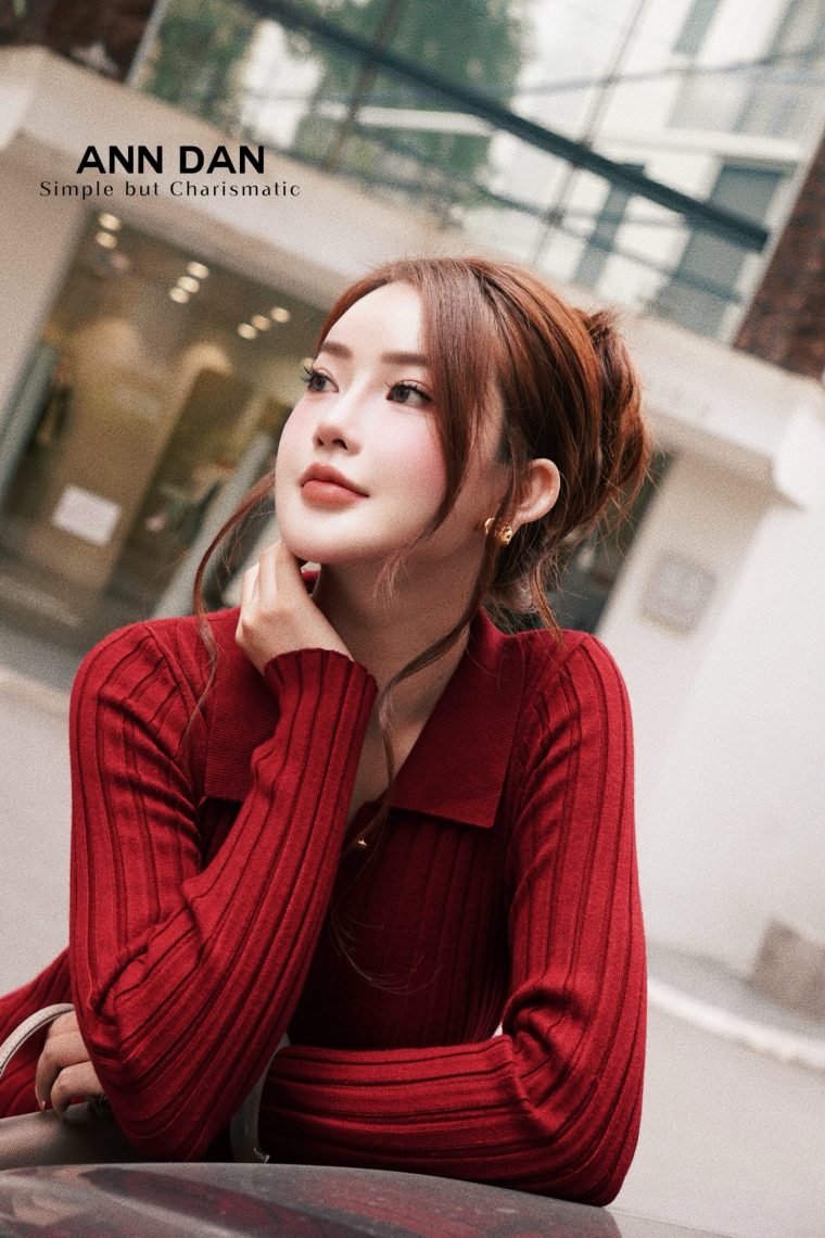 Đầm len tăm xòe cổ Đức