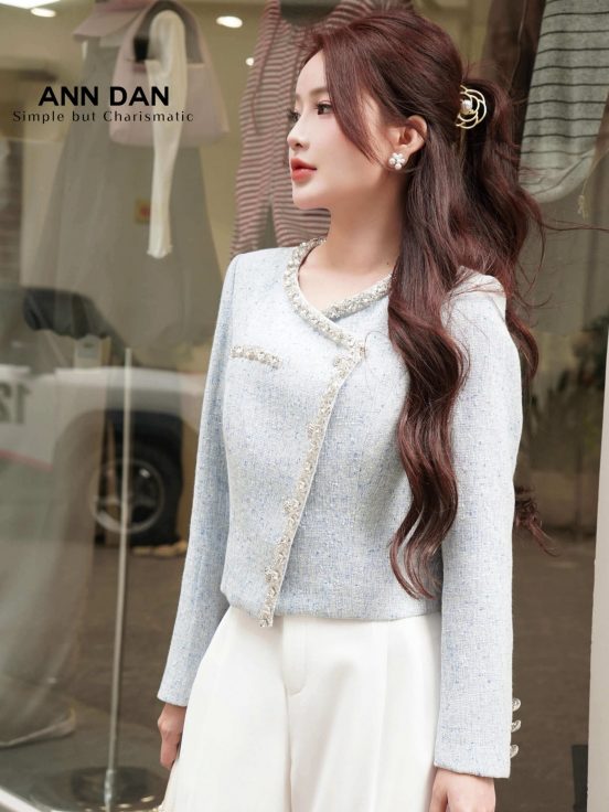 ÁO DẠ XANH VIỀN ĐÁ - QUẦN TRẮNG