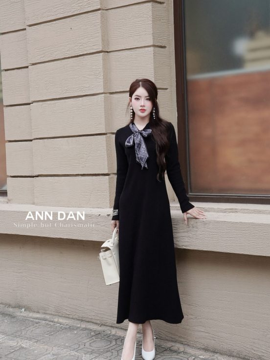 Váy len đen khăn lụa