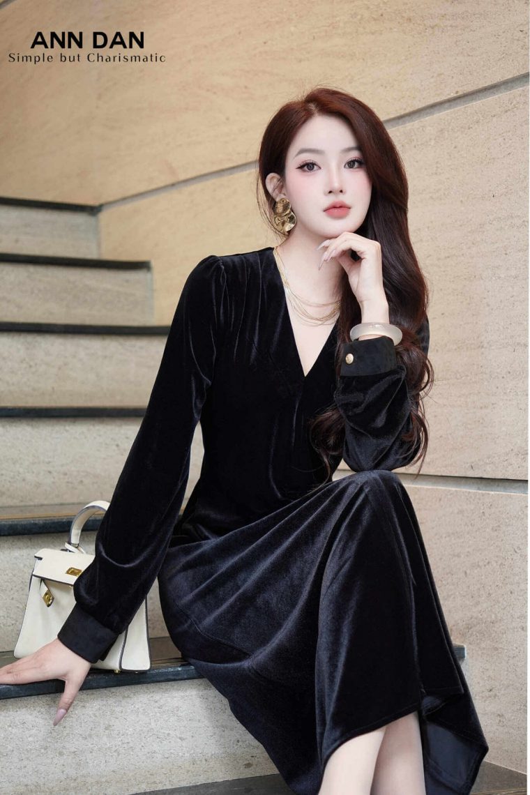 Đầm nhung cổ V