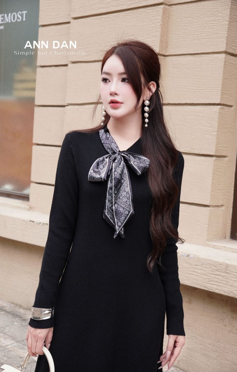 Váy len đen khăn lụa