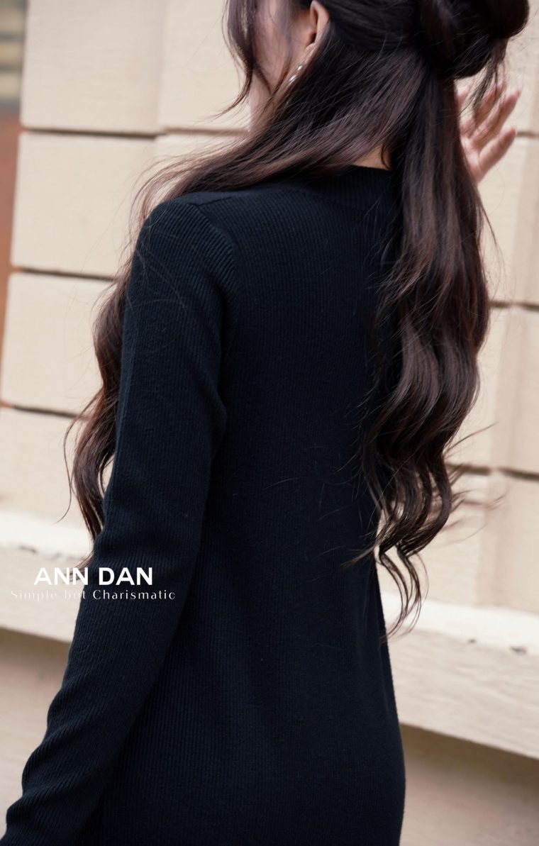 Váy len đen khăn lụa