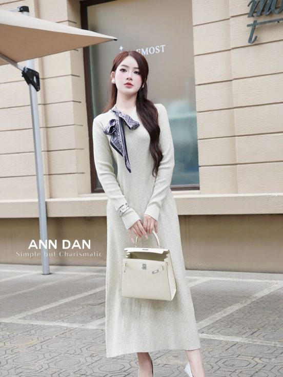 váy len cổ tim khăn lụa