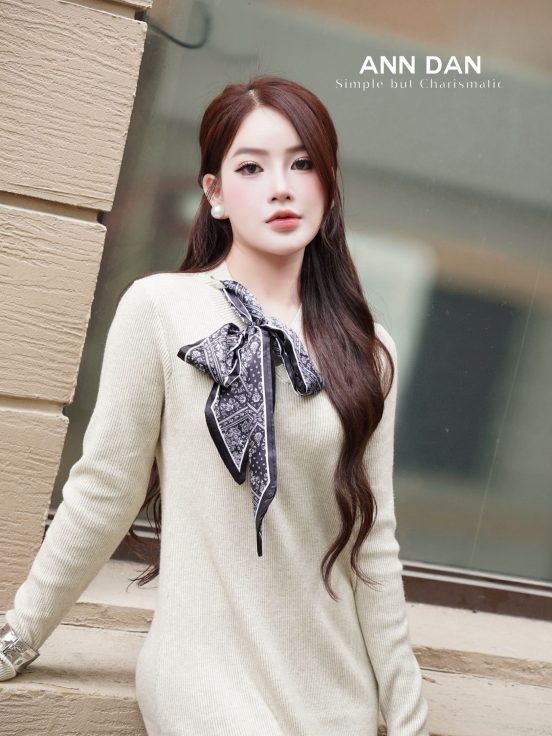 váy len cổ tim khăn lụa