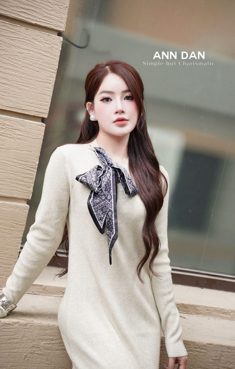 váy len cổ tim khăn lụa