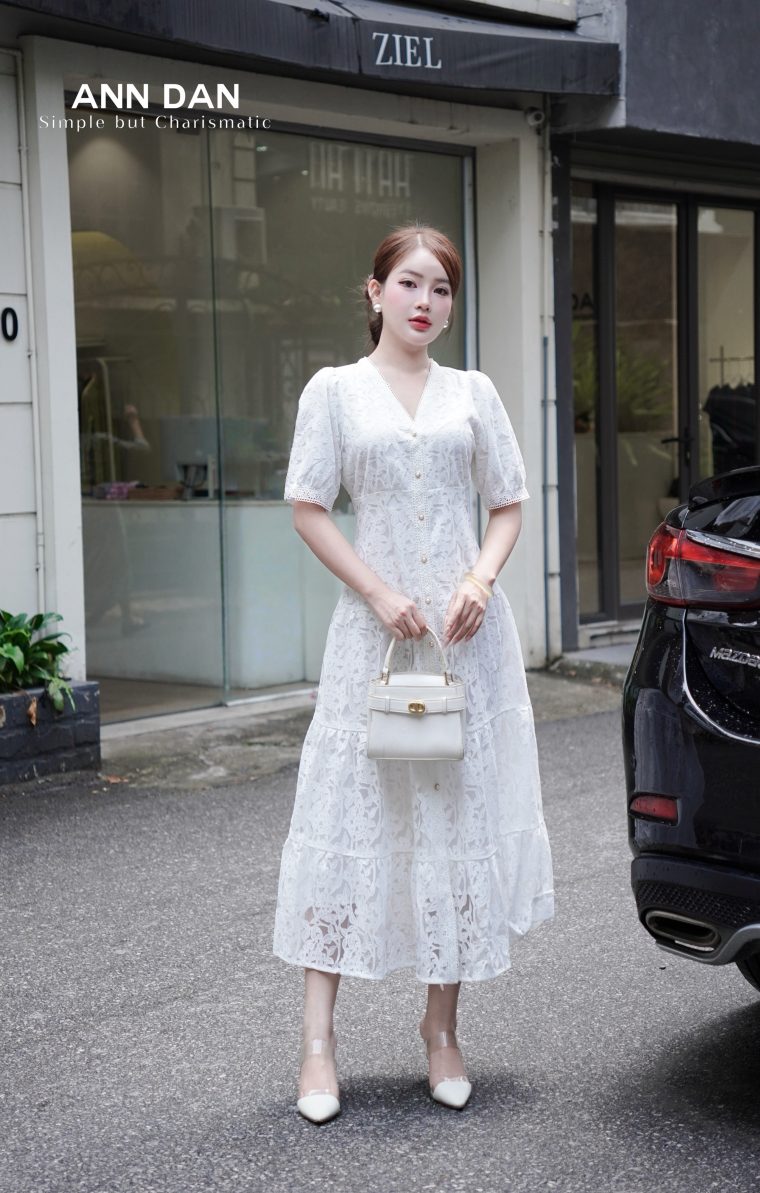 đầm ren cú ngọc cổ tim 5