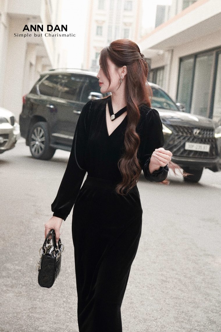 set nhung đen cổ đính đá