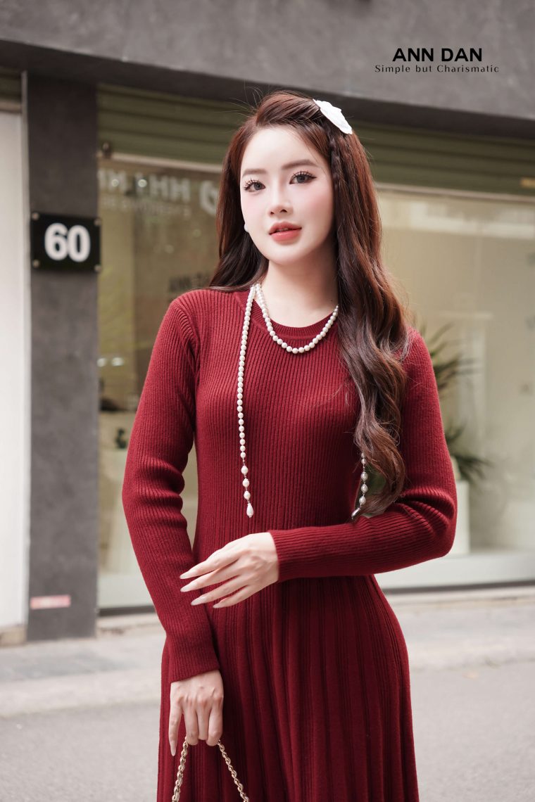 Váy len ly to cổ tròn