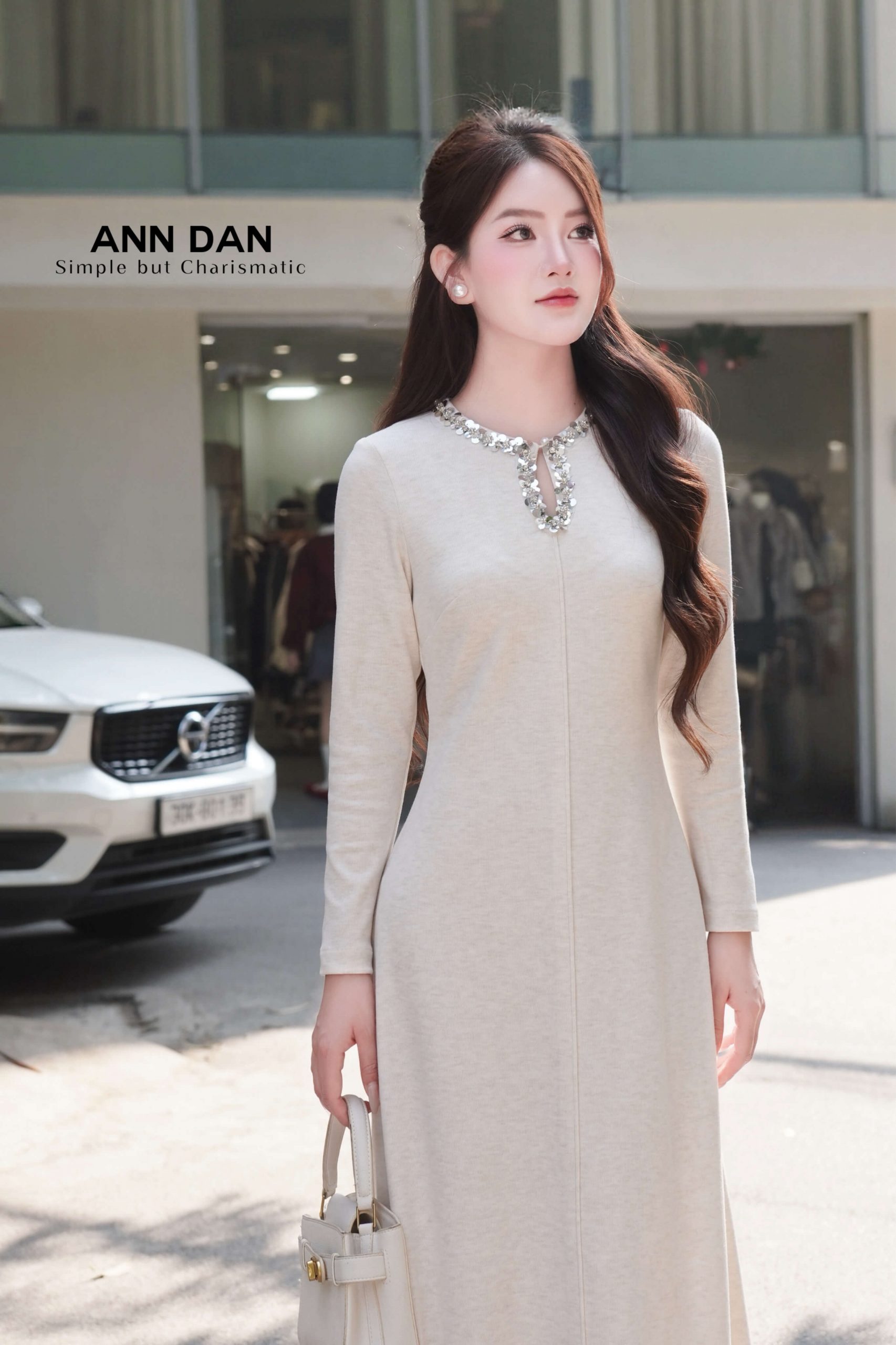 Đầm len viền đá giọt lệ