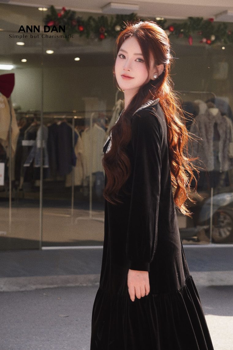 Đầm nhung đen viền cổ đá 566