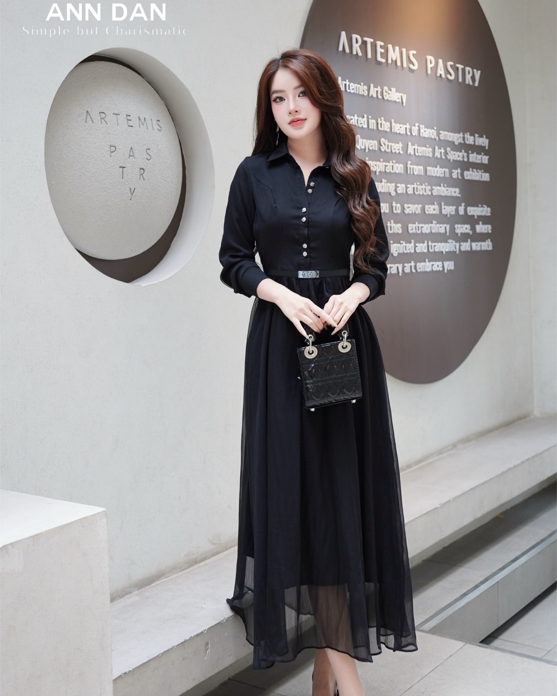 Đầm lụa tơ xước đen cúc bạc kèm đai