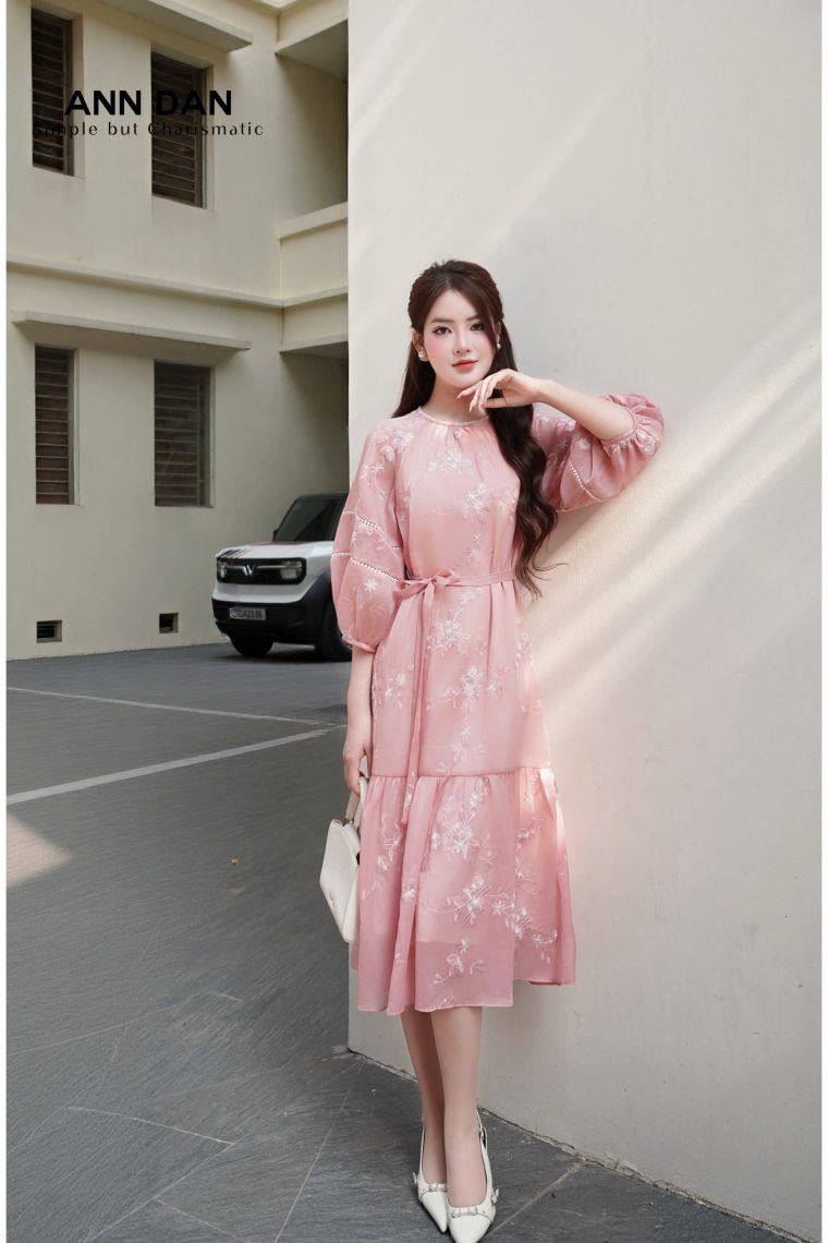 Đầm lụa thêu hoa hồng 4