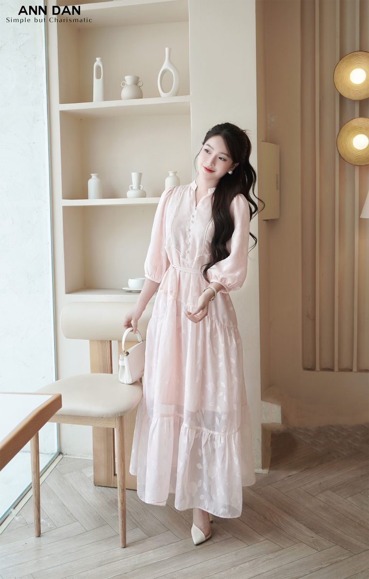 Đầm tơ ép thêu hoa – Hồng ed