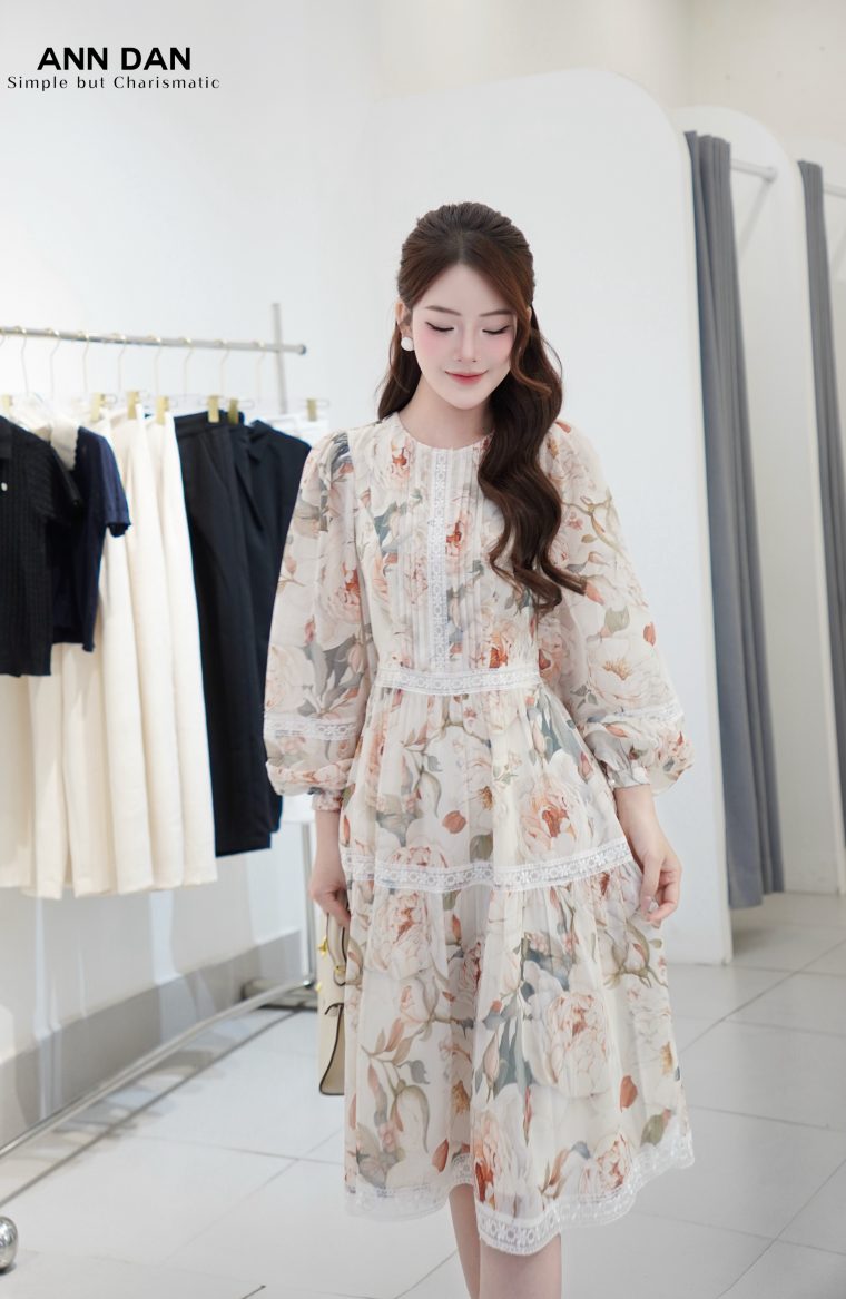 Đầm hoa vàng phối ren4