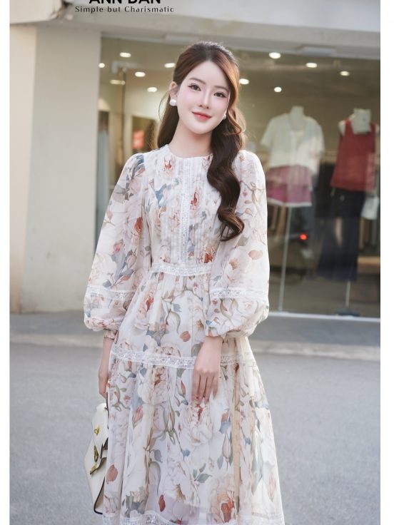 Đầm hoa vàng phối ren 1