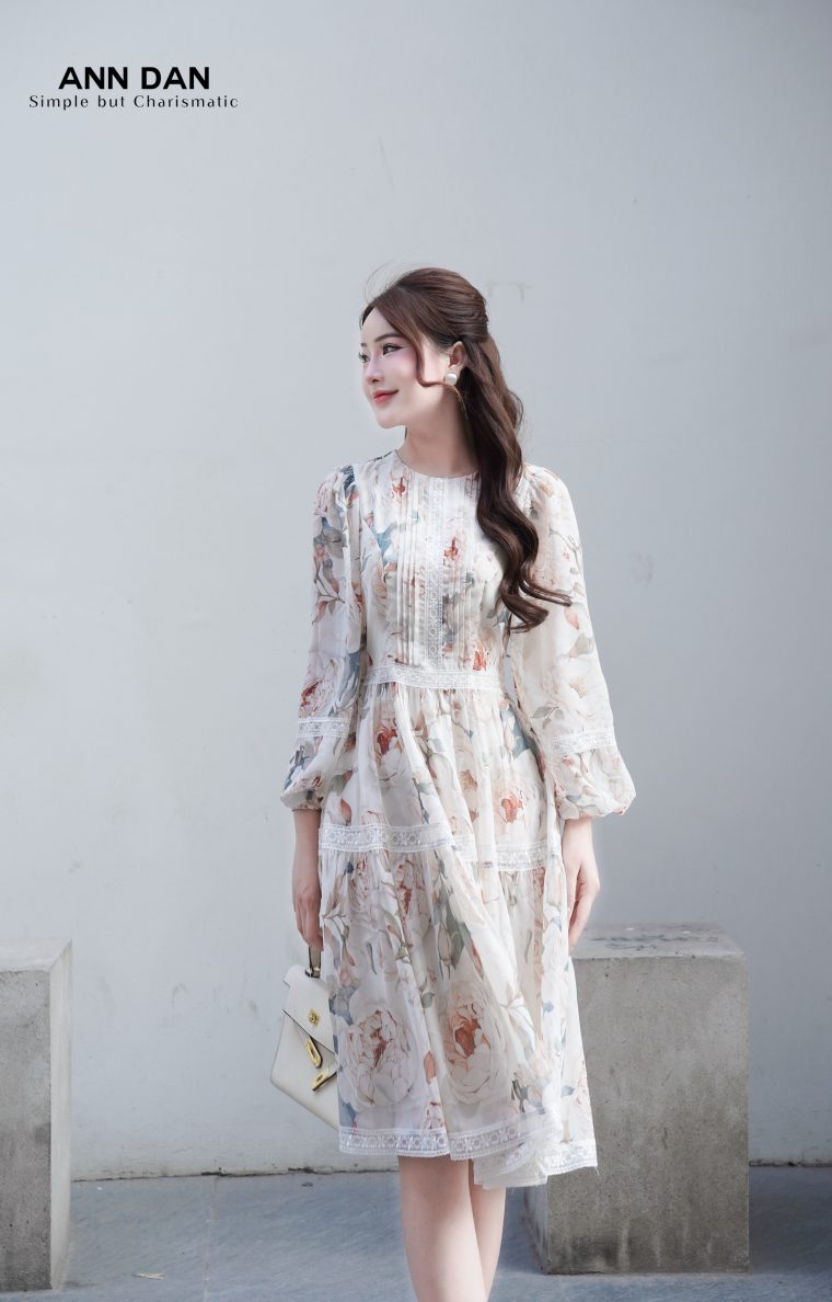 Đầm hoa vàng phối ren 53