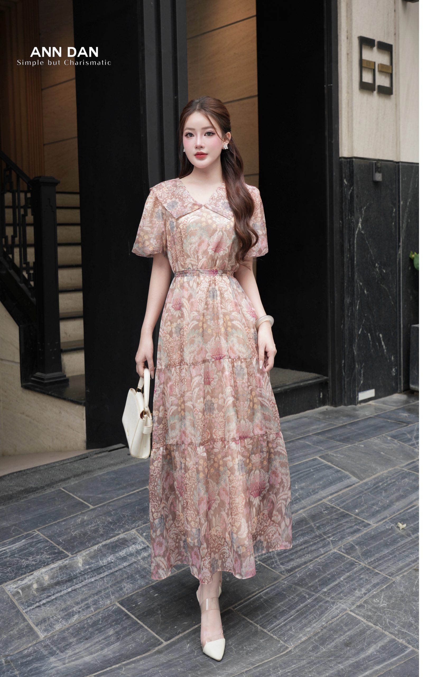 Đầm tơ xước cổ sen vuông