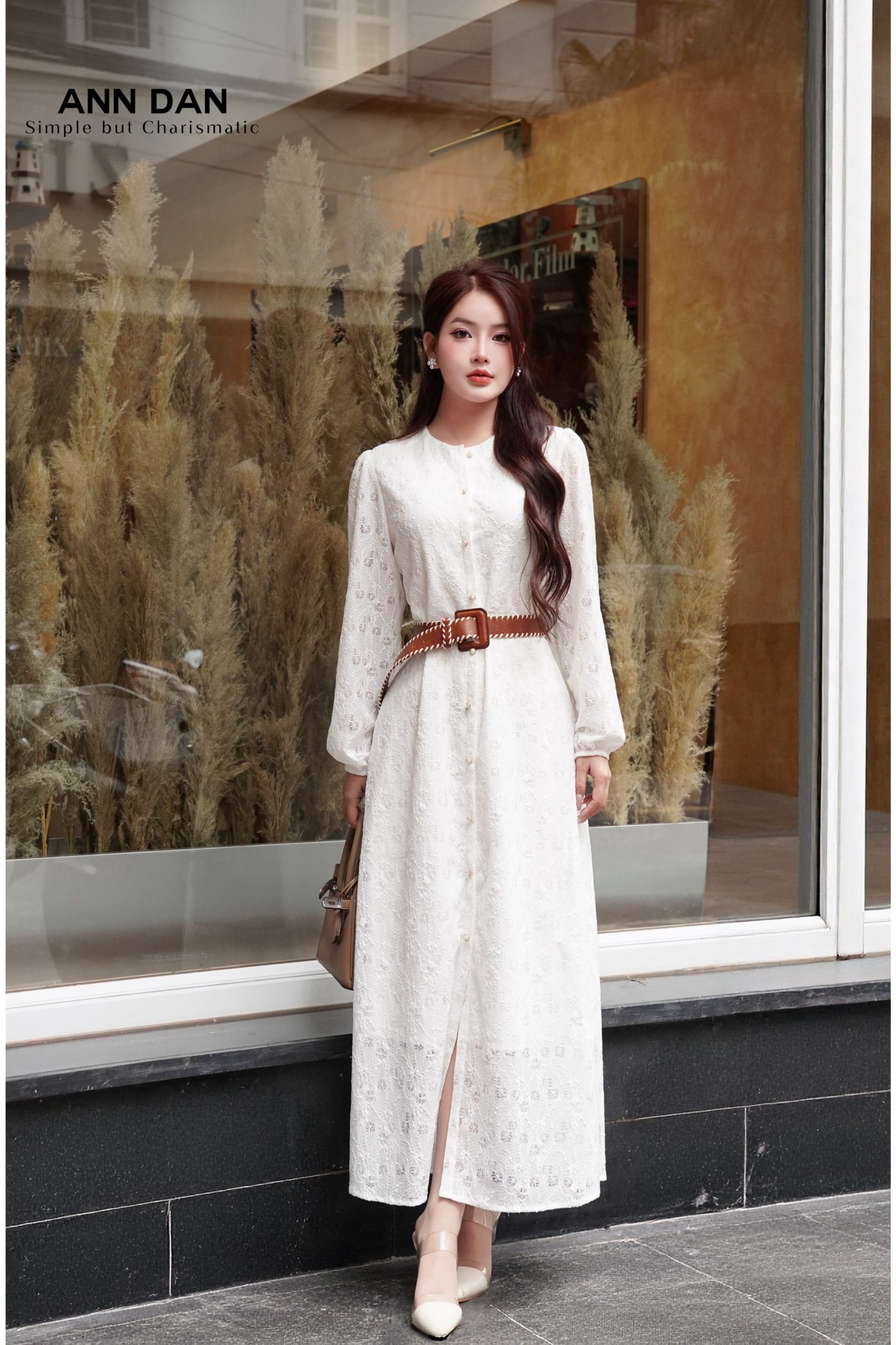 Đầm ren cúc ngọc cổ tròn kèm đai da nâu