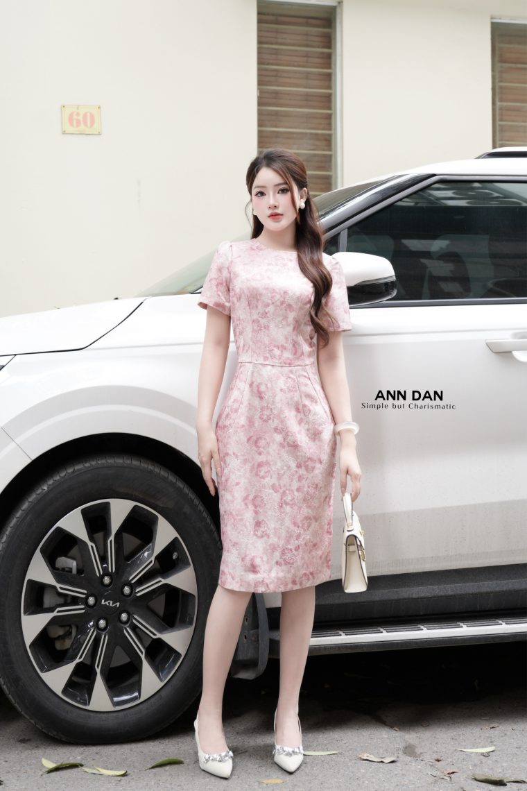 đầm gấm chiết eo