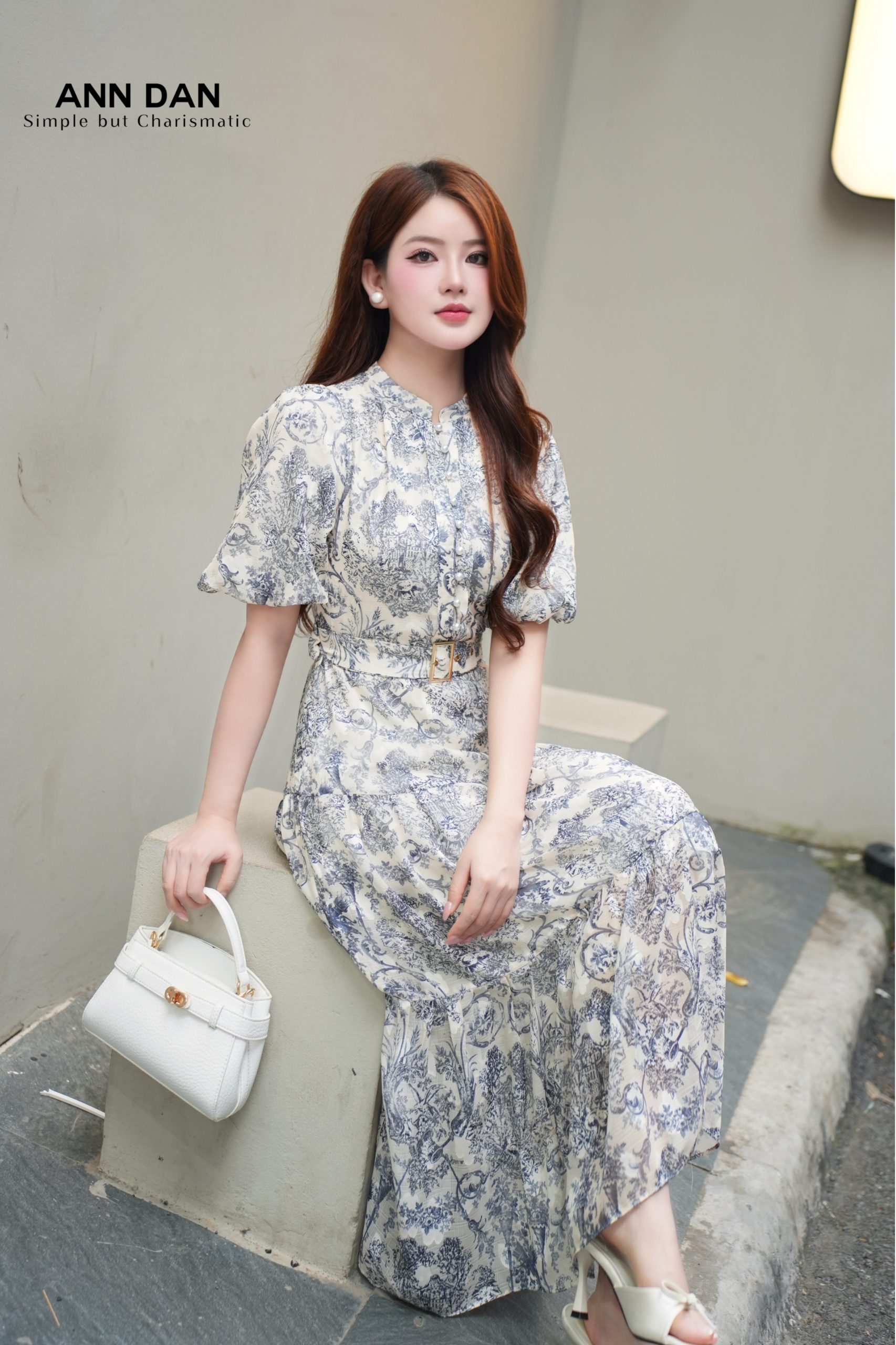 Đầm tằm ép xanh cổ tàu cúc trai kèm đai