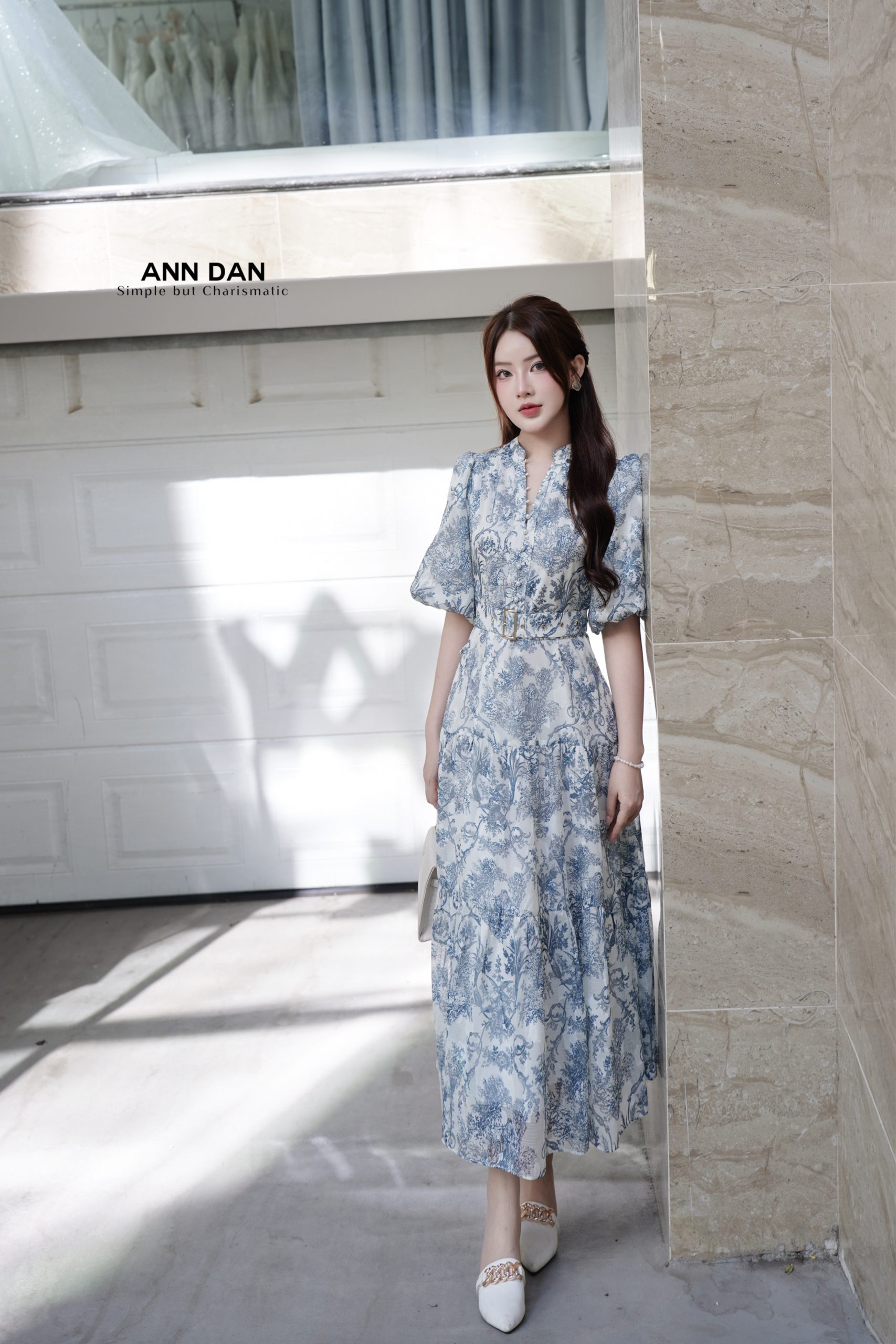 Đầm tằm ép xanh cổ tàu cúc trai kèm đai
