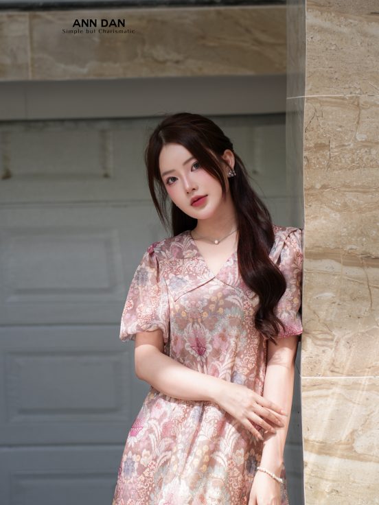 Đầm tơ xước cổ sen vuông 4