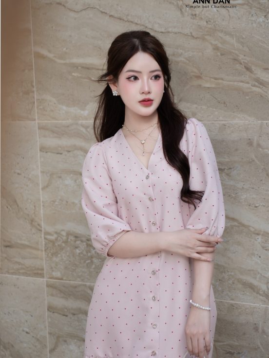 Đầm thô cotton cổ tim chấm bi