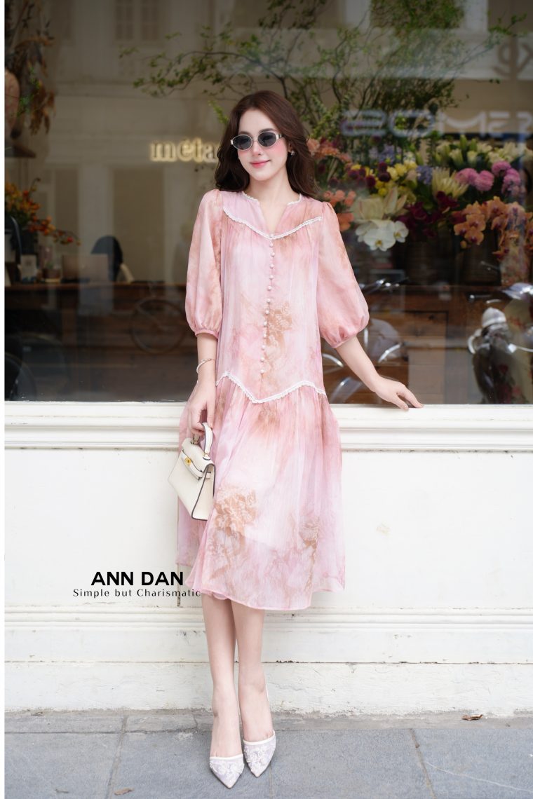Đầm tơ hoa hồng phối ren