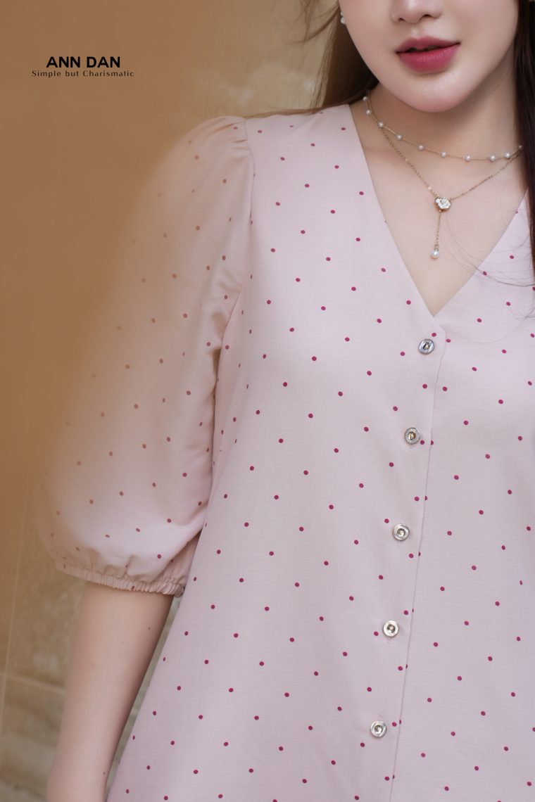 Đầm thô cotton cổ tim chấm bi l