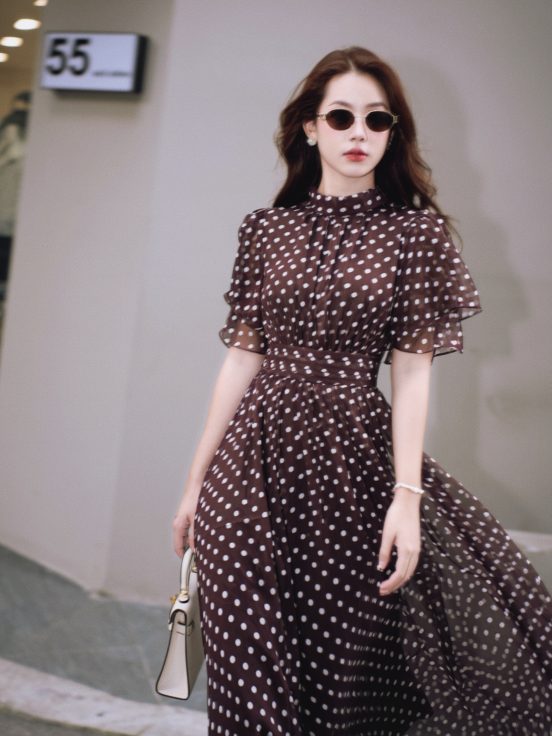 Đầm chấm bi cổ đổ nâu