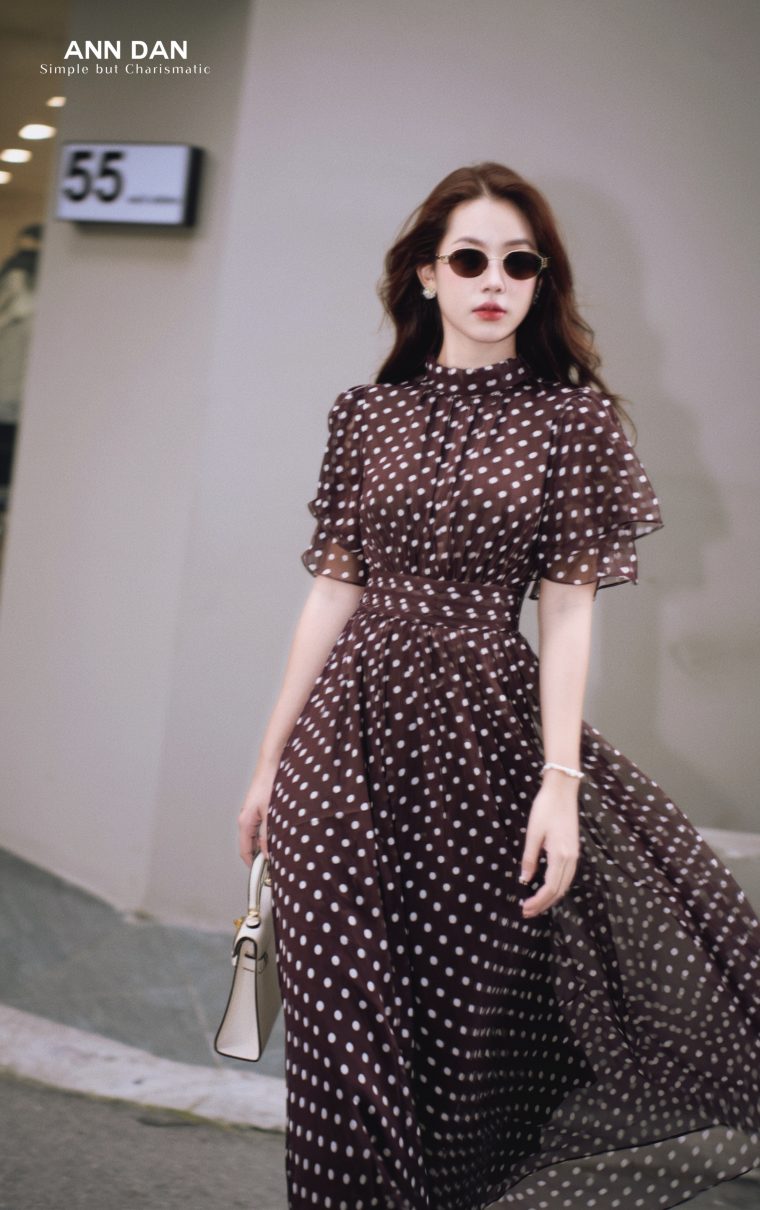 Đầm chấm bi cổ đổ nâu