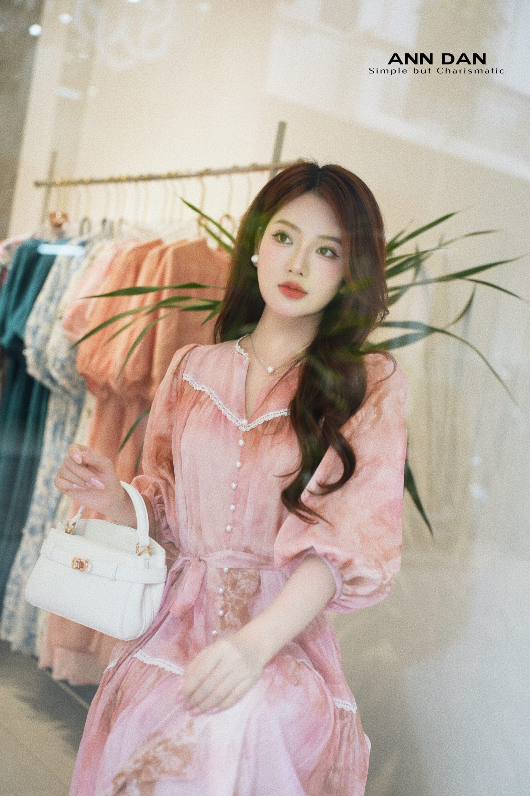 Đầm tơ hoa hồng phối ren