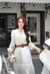 Đầm lụa nhung cổ bèo phối ren kèm đai