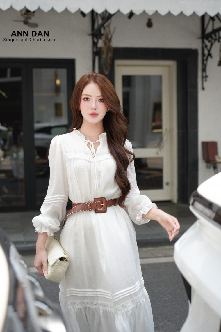Đầm lụa nhung cổ bèo phối ren kèm đai