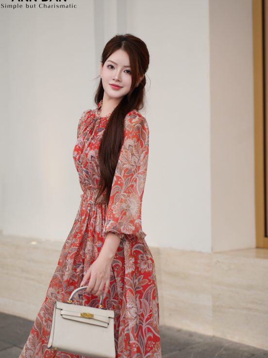 Lụa tơ xước hoa đỏ nhún cổ chun eo - XS