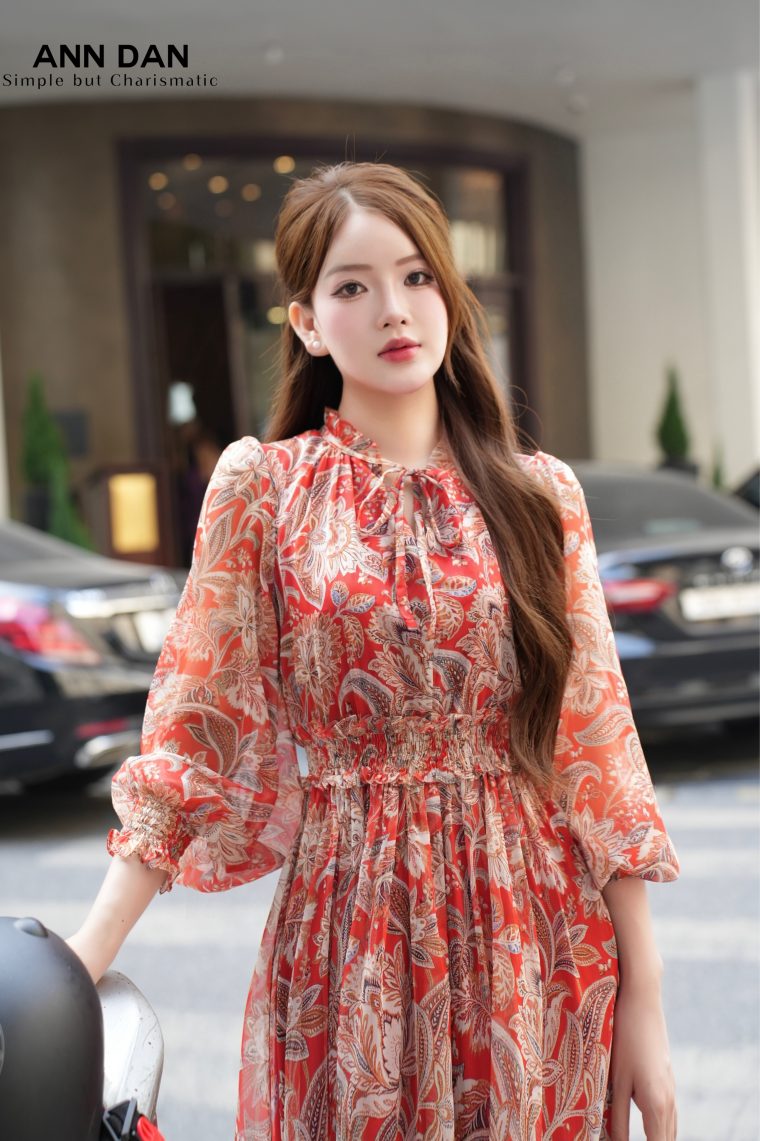Lụa tơ xước hoa đỏ nhún cổ chun eo - XXLa